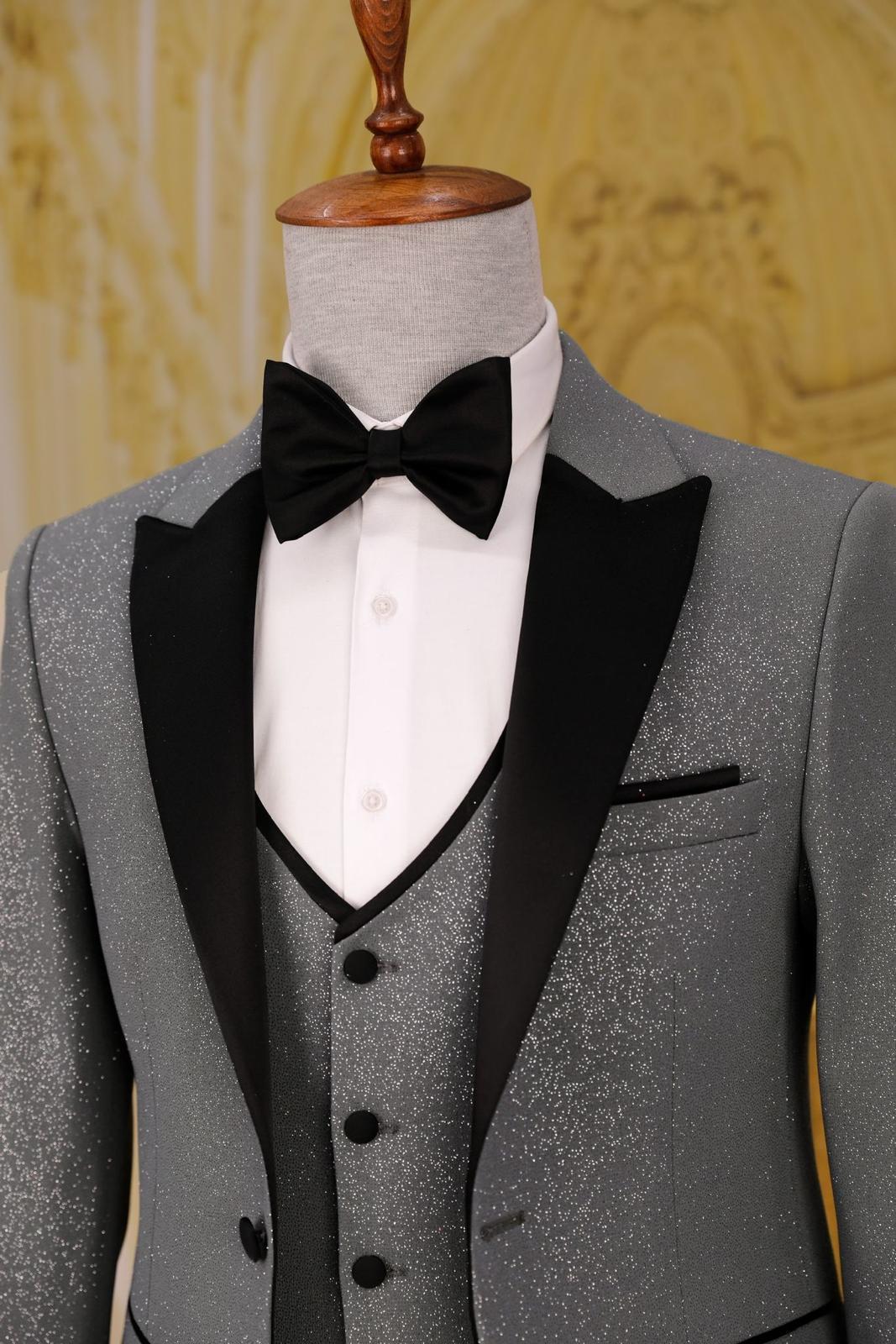 Tuxedo suit 
