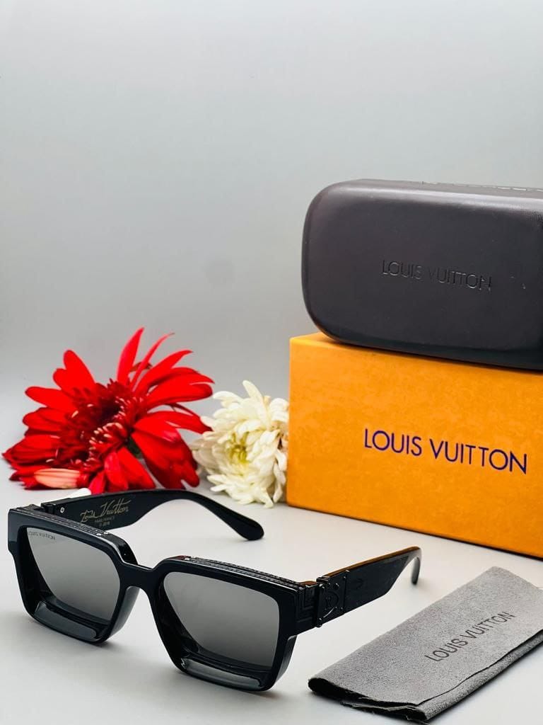 Lv Louis Vuitton  Uv protect Sunglasses 