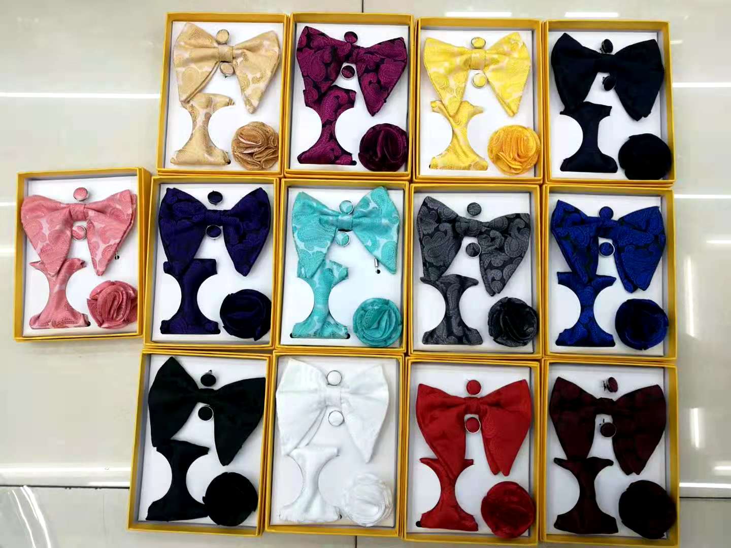 4 IN 1 NECKTIE, POCKET SQUARE, CU FLINGS, BOW TIE SET